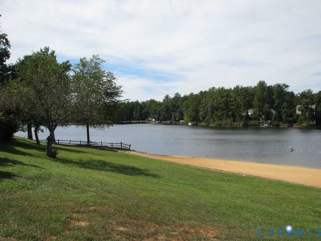 285 Devon Dr - Photo 3 of 16