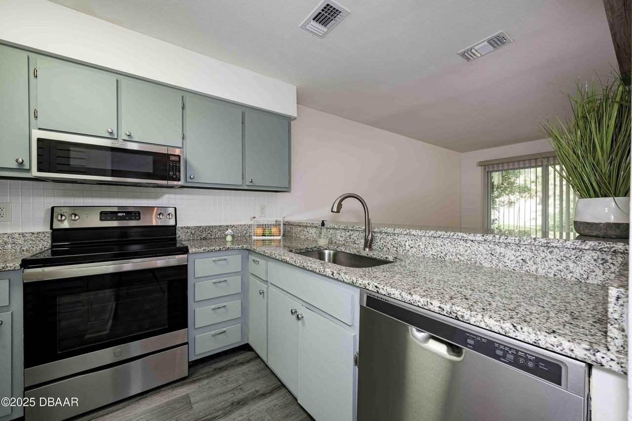 480 Reed Canal Rd #13 - Photo 6 of 16