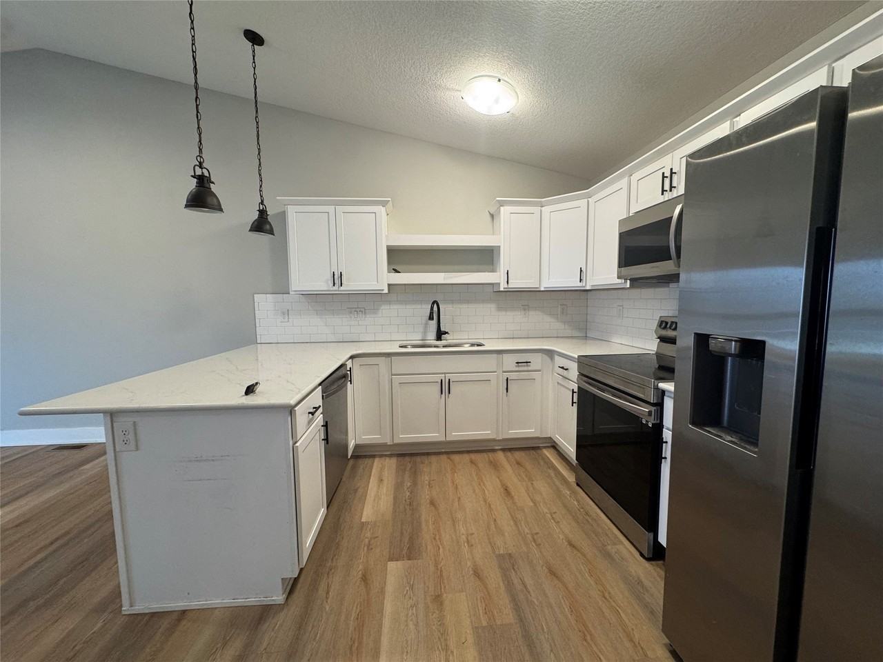 103 N Oak Park Ave #A - Photo 3 of 8