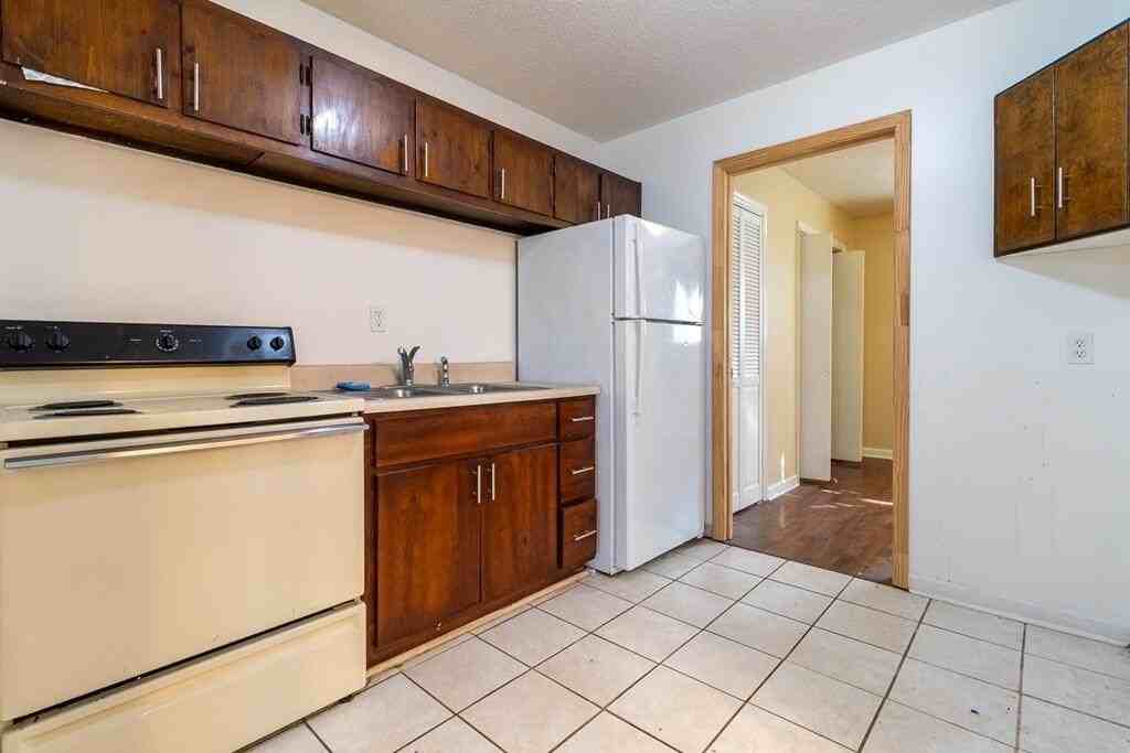 1775 Westside Cir #4 - Photo 5 of 8