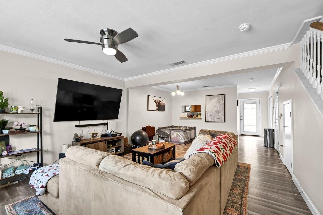 562 Wingspan Way - Photo 3 of 12
