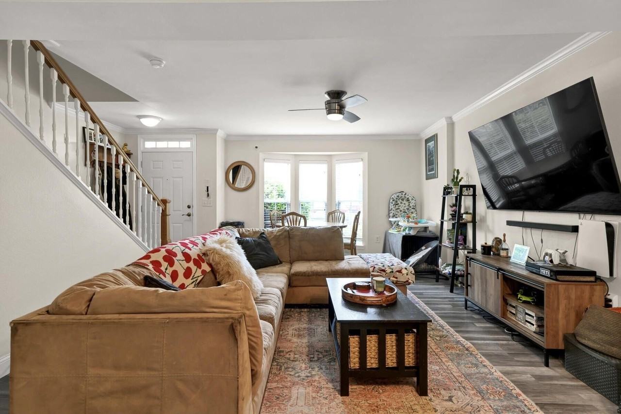 562 Wingspan Way - Photo 4 of 12
