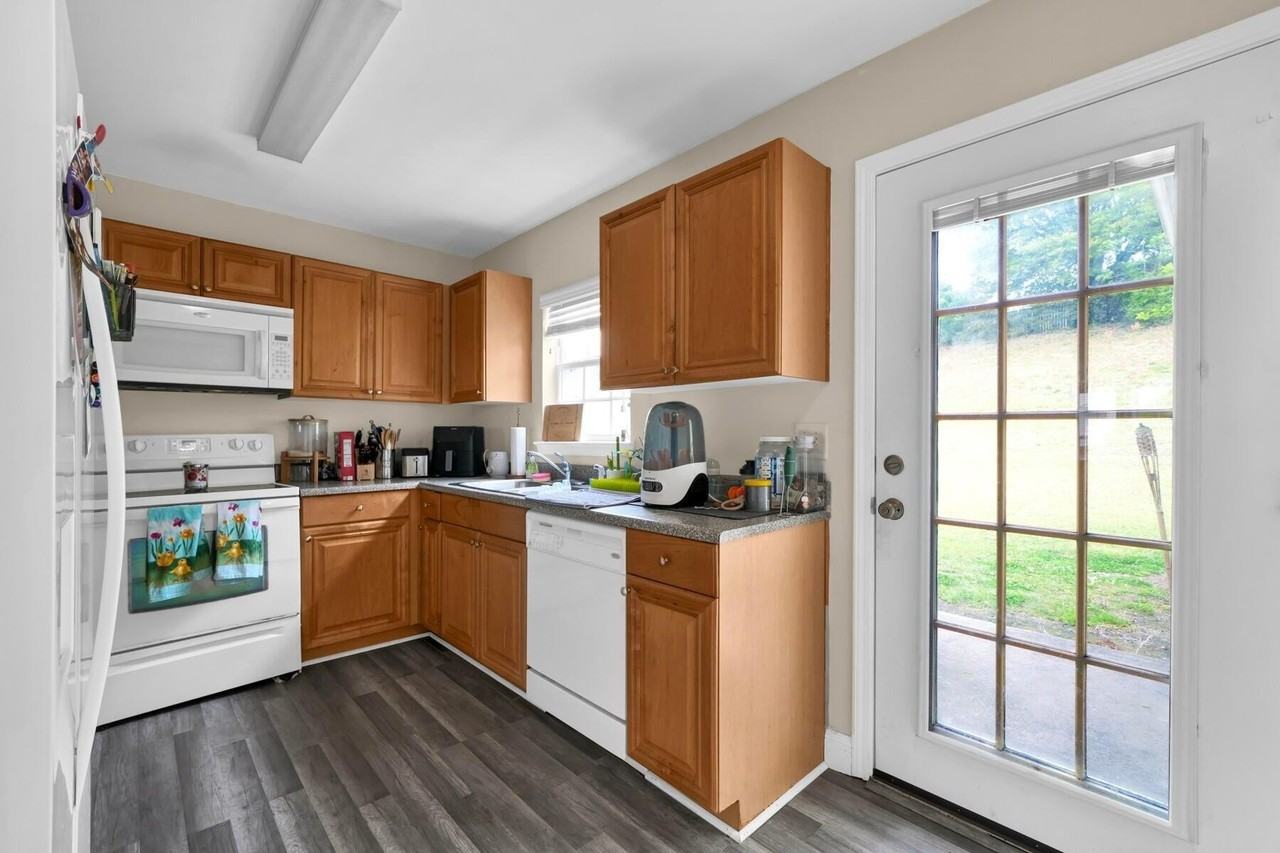 562 Wingspan Way - Photo 6 of 12