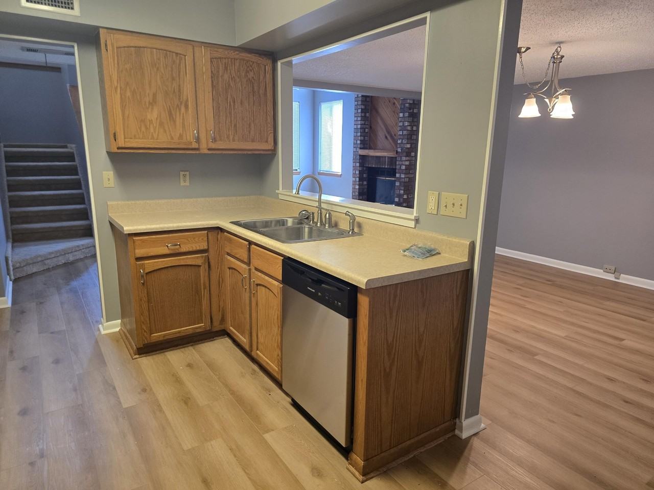 3929 Balsam Dr - Photo 4 of 50