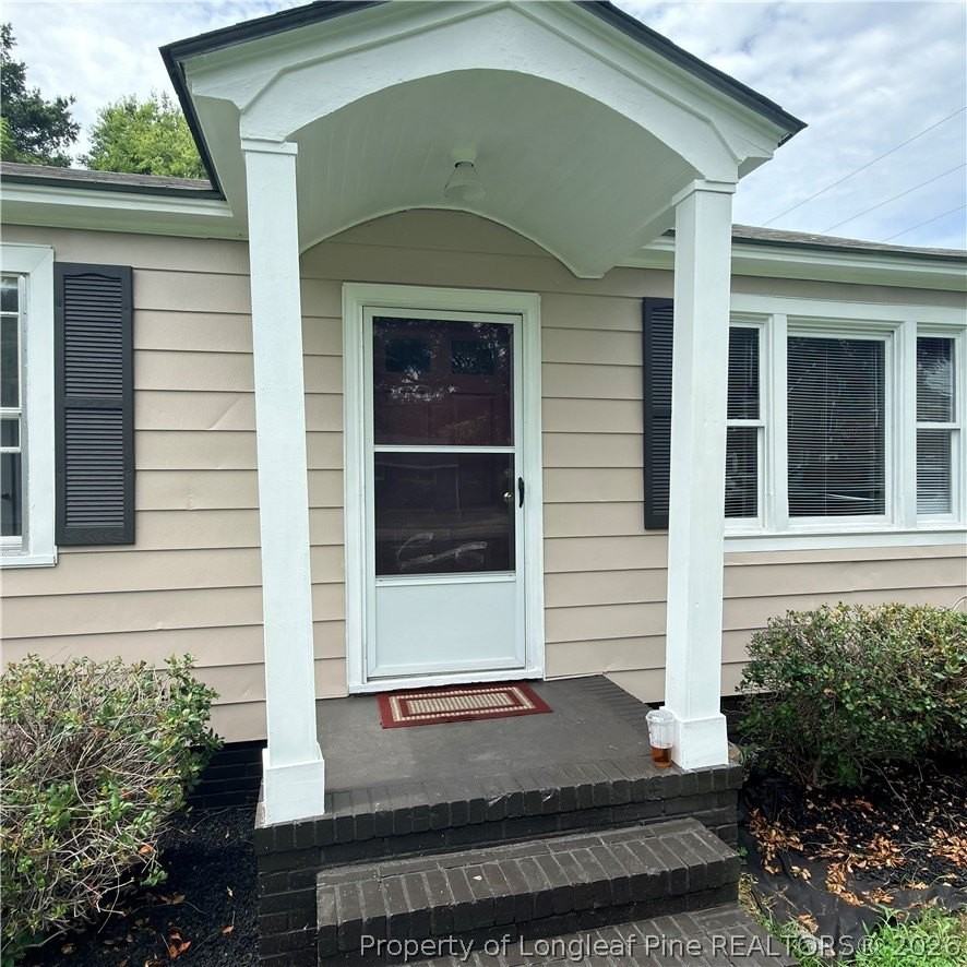 200 Roxie Ave - Photo 2 of 30