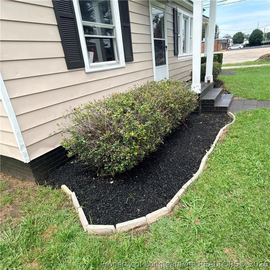 200 Roxie Ave - Photo 3 of 30