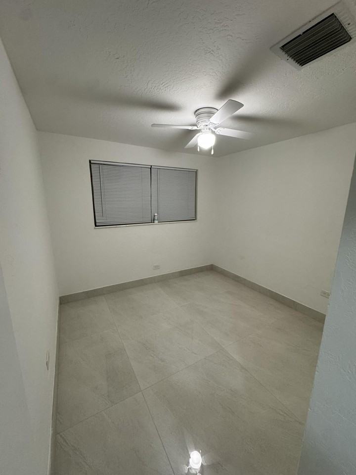 664 Colson Dr - Photo 6 of 11