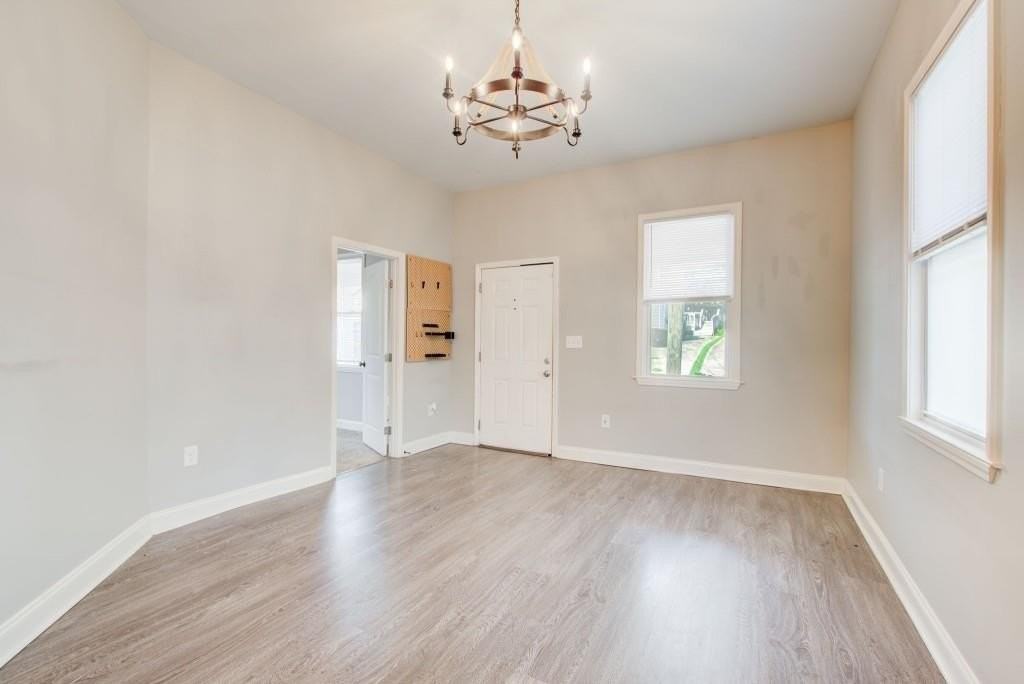 592 Martin St Se - Photo 4 of 17