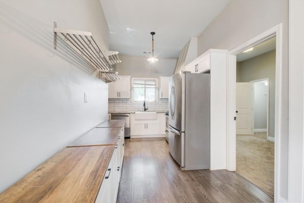 592 Martin St Se - Photo 7 of 17