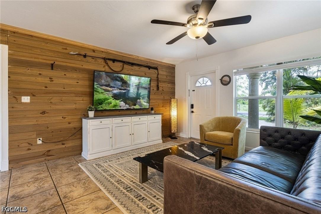 18597 Marco Blvd - Photo 3 of 28