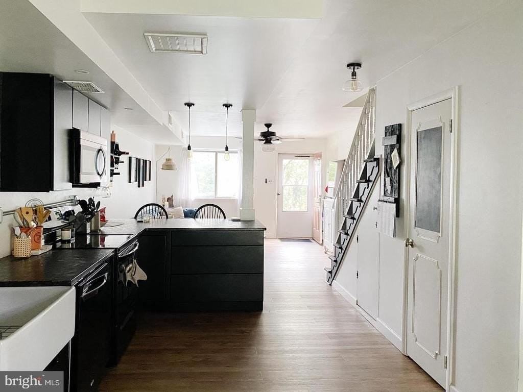 910 Valley Dr - Photo 4 of 16