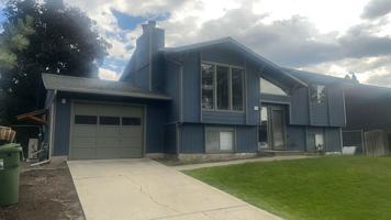 featured image of 814 E Brady Ct