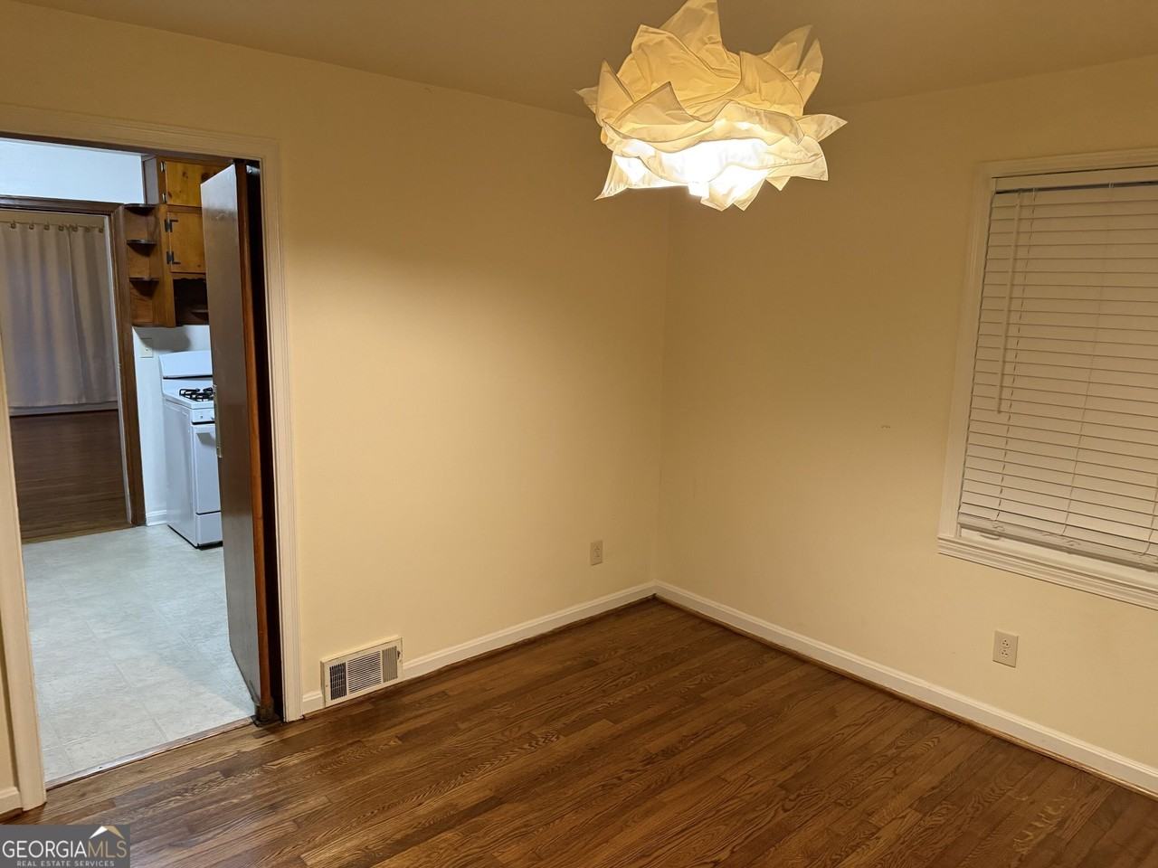 2022 Woodbine Ter Ne - Photo 3 of 15