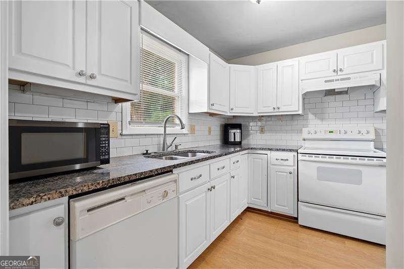 2894 Webb Bridge Rd - Photo 7 of 21