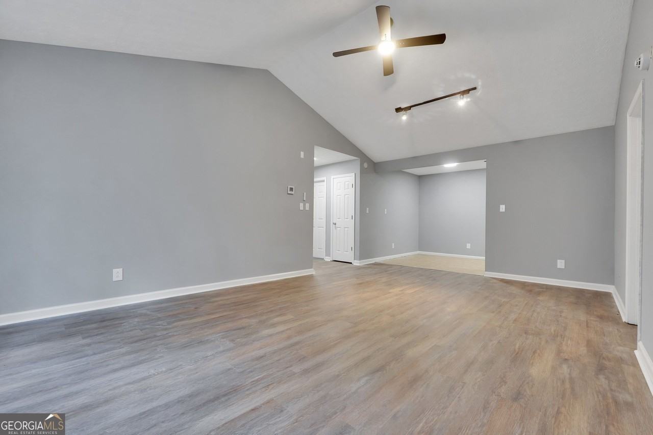 9202 Fairway Ct - Photo 5 of 18