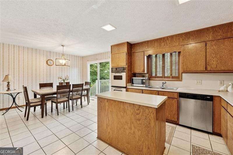 3655 Winters Hill Dr - Photo 6 of 24