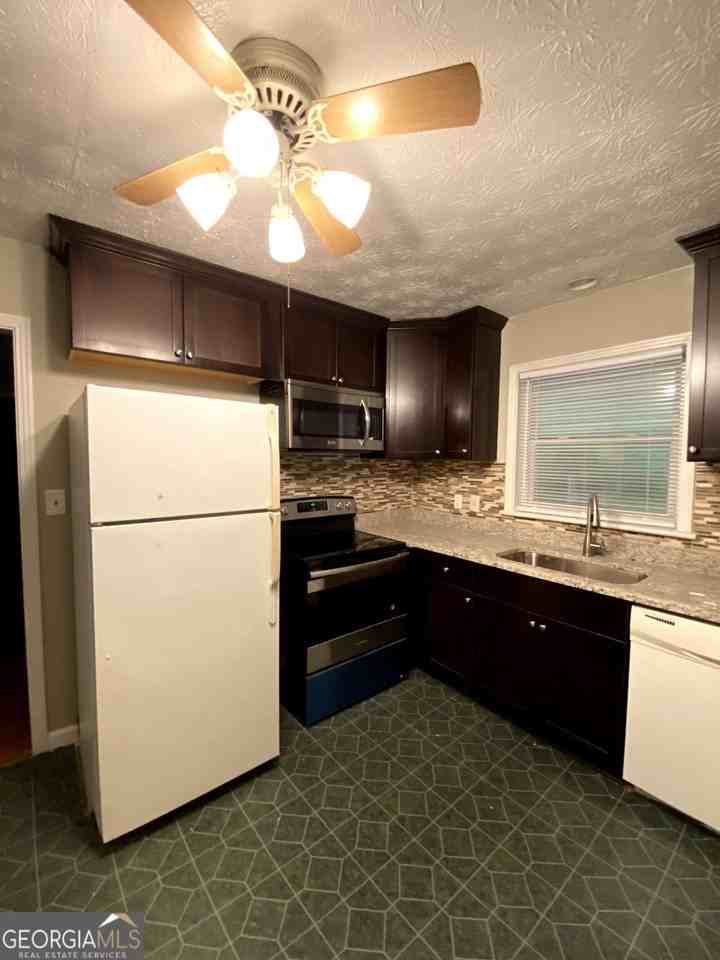 452 Windsor Dr Sw - Photo 4 of 11