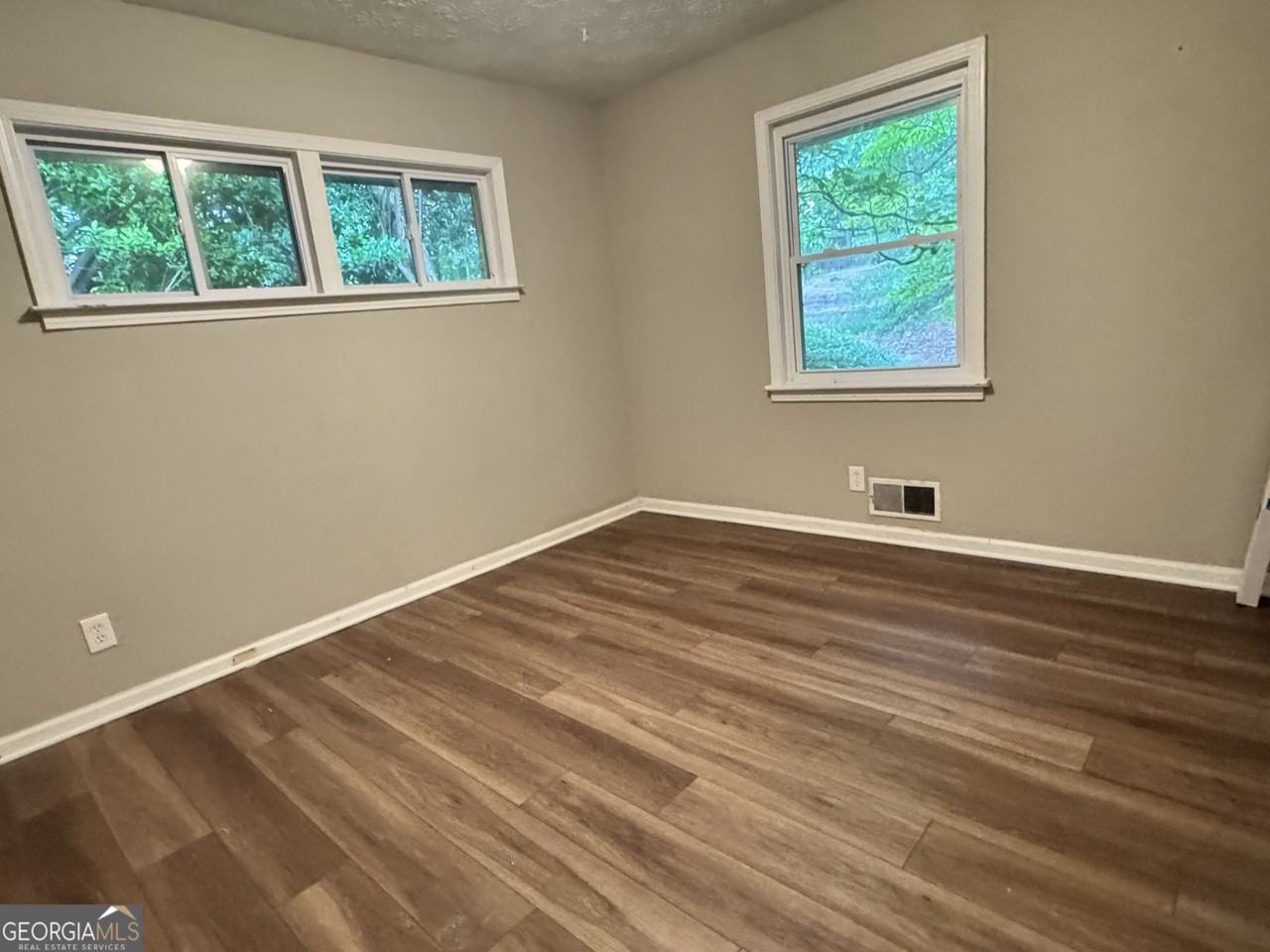 452 Windsor Dr Sw - Photo 7 of 11