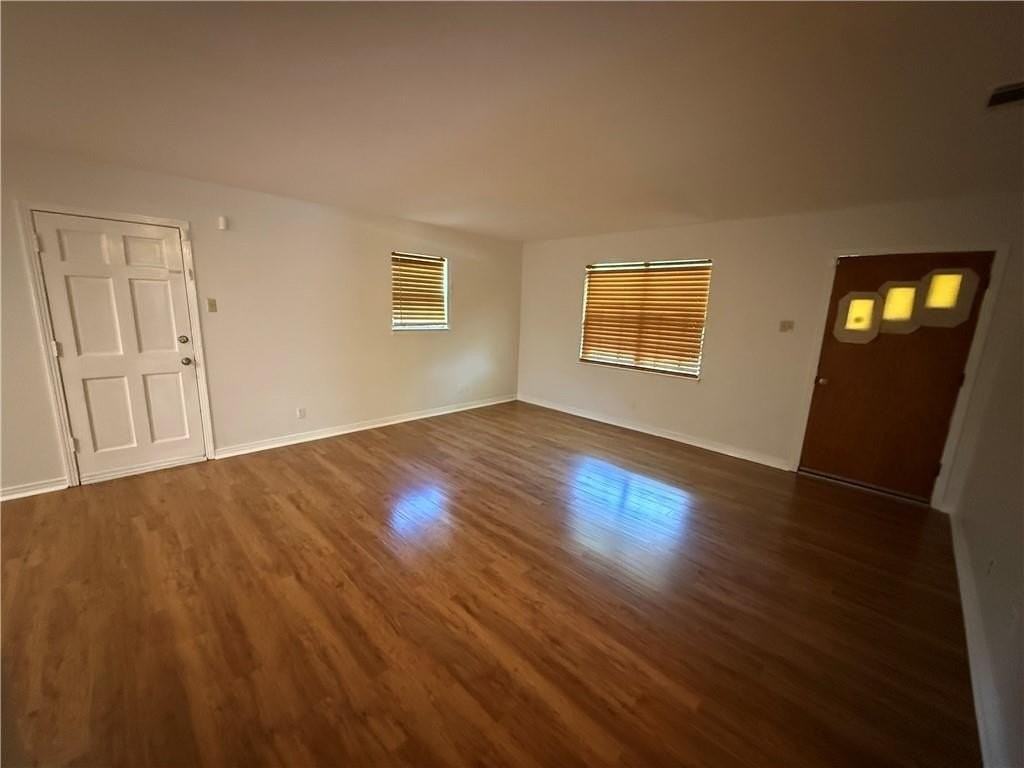 2308 Crestwood Cir - Photo 2 of 15