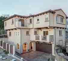 featured image of 1931 Nelson Ave
