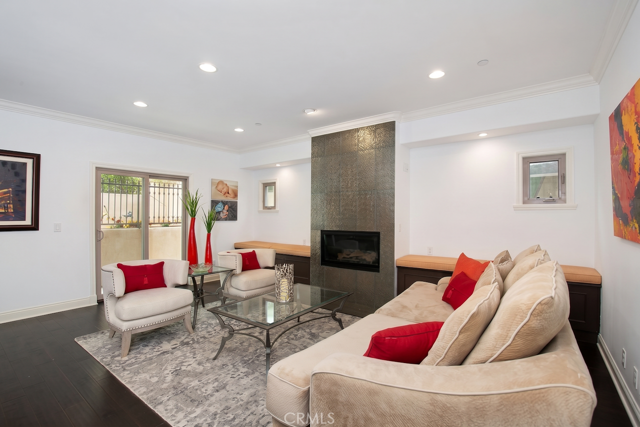 1931 Nelson Ave - Photo 4 of 17