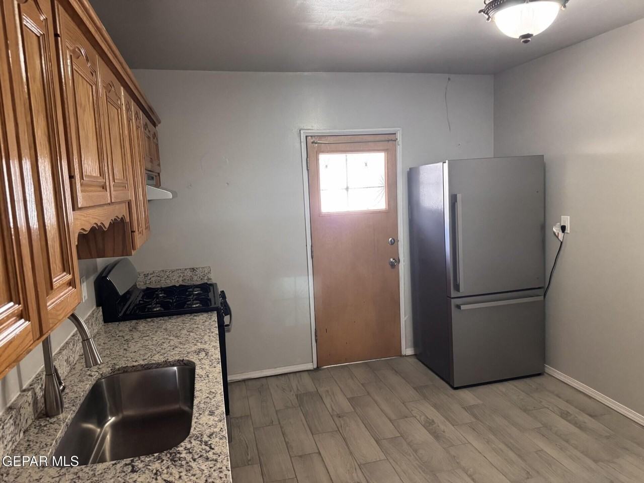5915 Trowbridge Dr - Photo 4 of 8