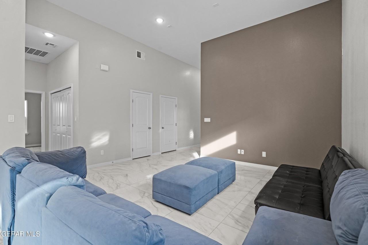 12681 Don Norte St - Photo 5 of 33