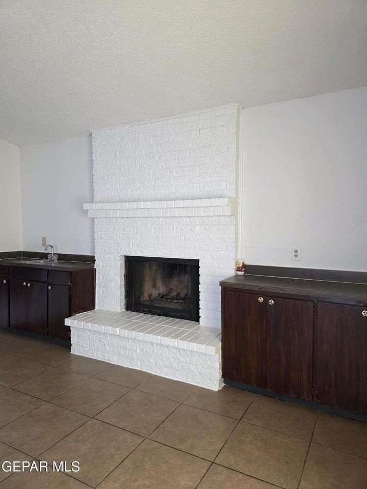 3005 Barkarian Pl - Photo 6 of 32