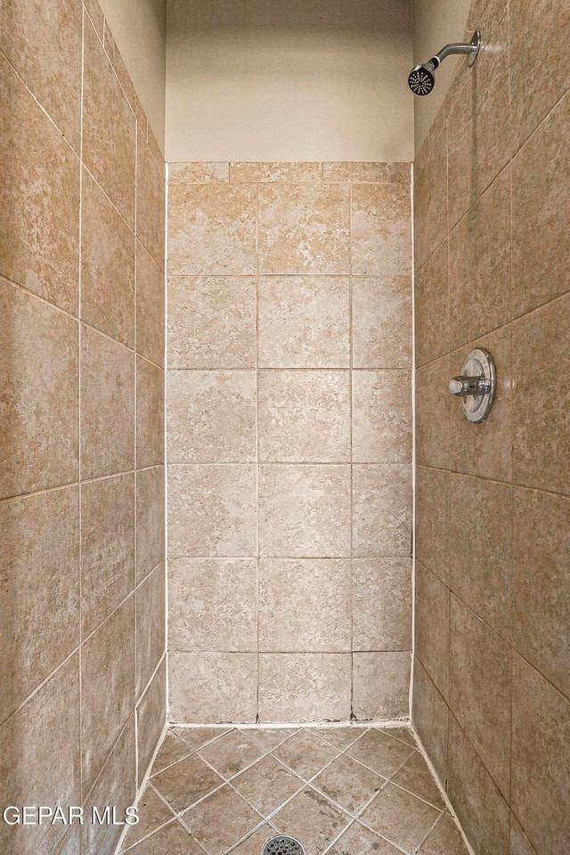 7008 Faxon Dr - Photo 6 of 48