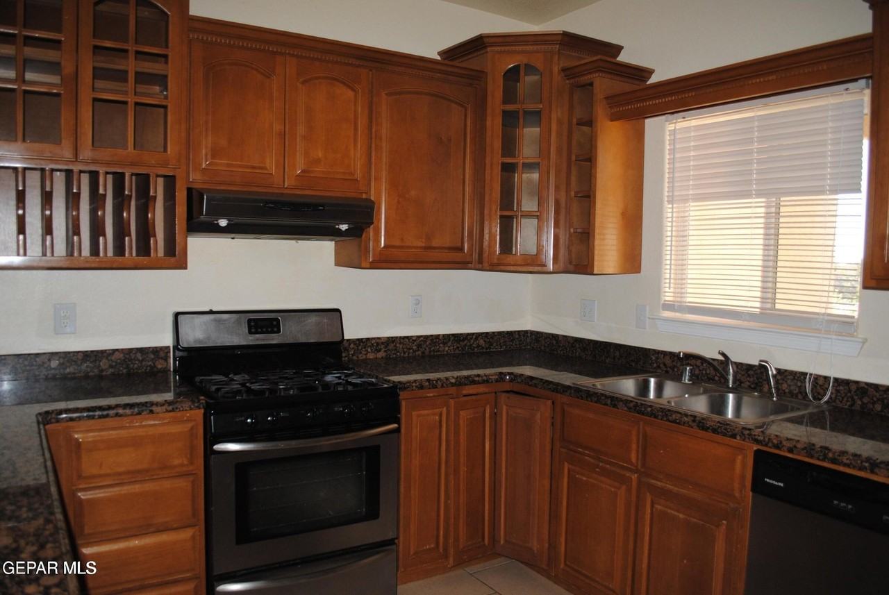 5817 Lawndale Dr #1 - Photo 6 of 26