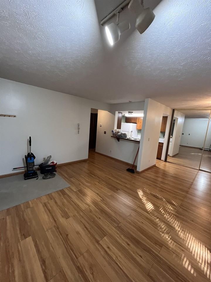 227 Woodridge St #15 - Photo 2 of 15