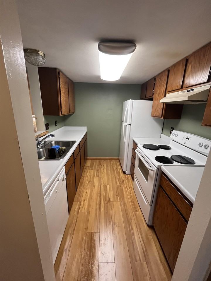 227 Woodridge St #15 - Photo 4 of 15