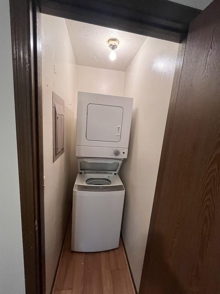 227 Woodridge St #15 - Photo 7 of 15