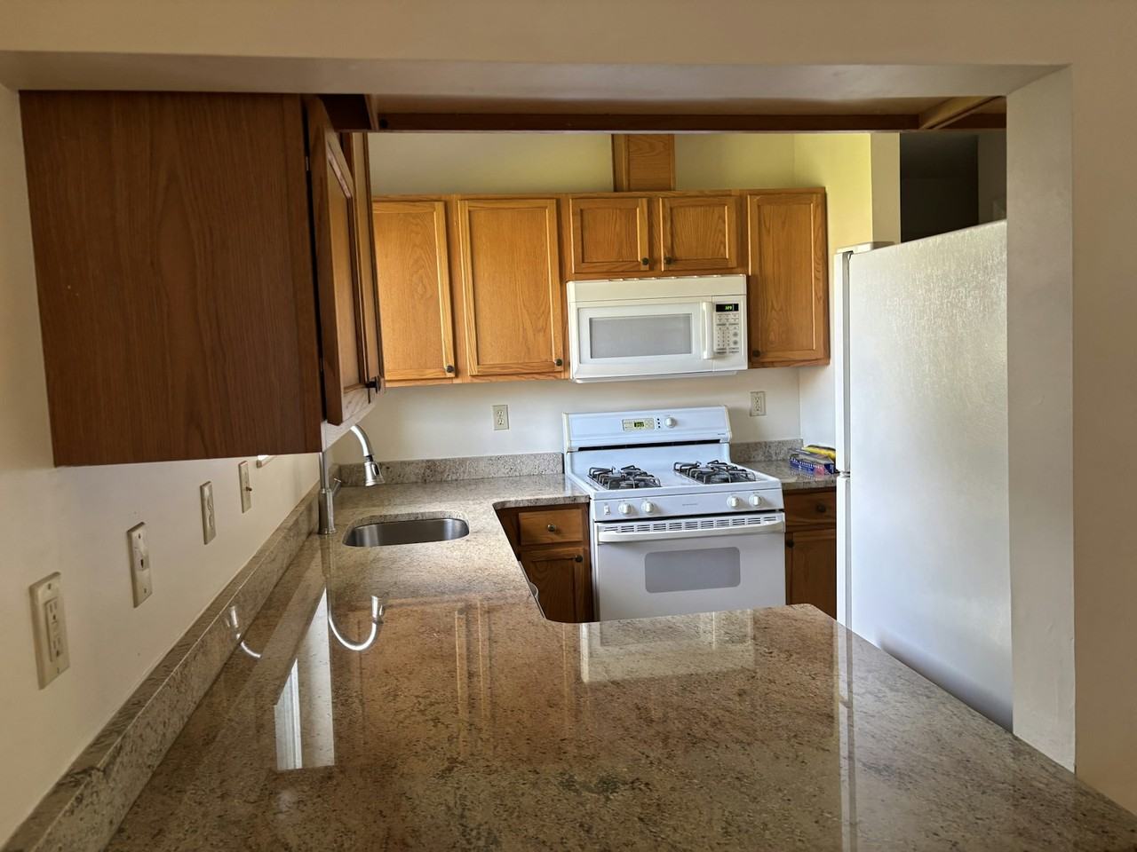 108 Glen Combe Circle - Photo 4 of 9