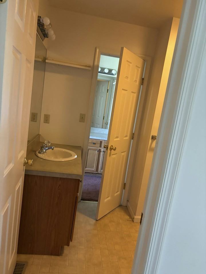 108 Glen Combe Circle - Photo 6 of 9