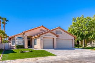 8421 Honeywood Cir - Photo 1 of 1