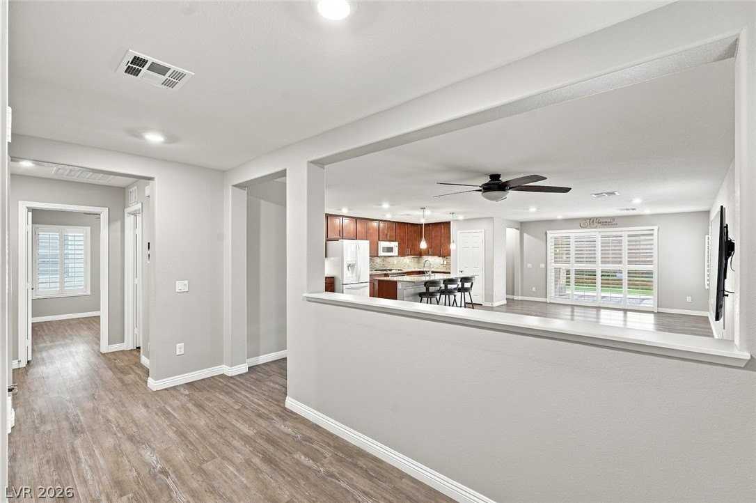 1525 Deep Valley Ave - Photo 5 of 45