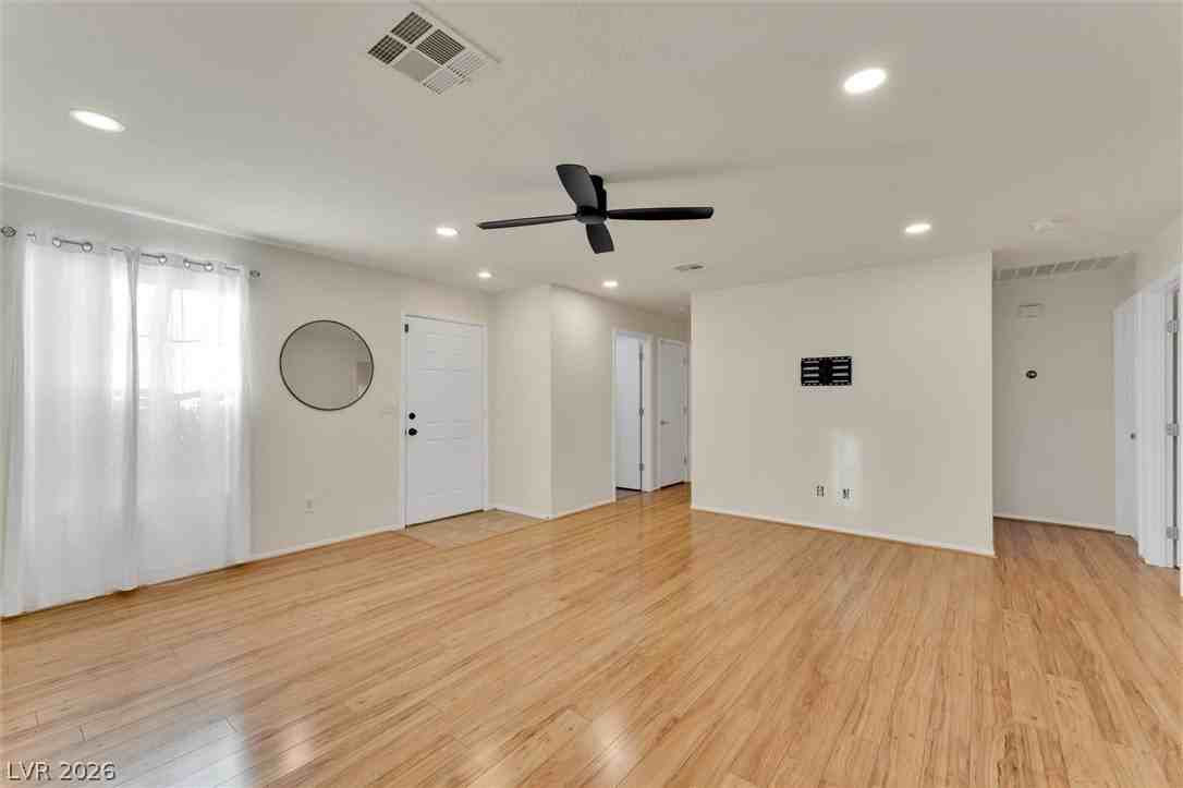 1072 Sky Rock Ct - Photo 4 of 18