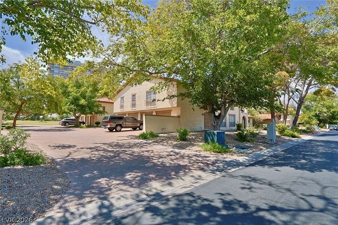 3181 Pinehurst Dr #D - Photo 5 of 32