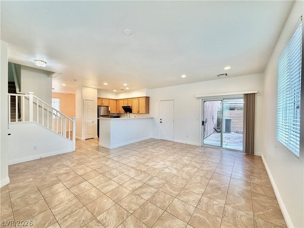 9797 Hanover Grove Ave - Photo 4 of 33