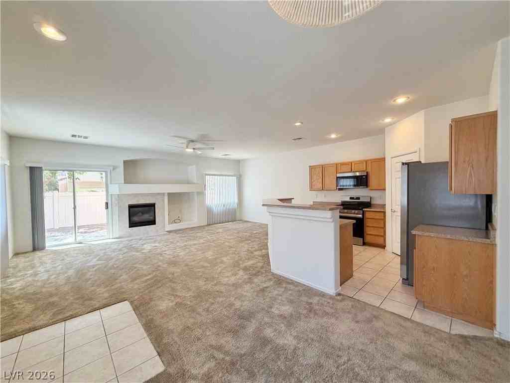 89 Dow Jones St #3 - Photo 4 of 22