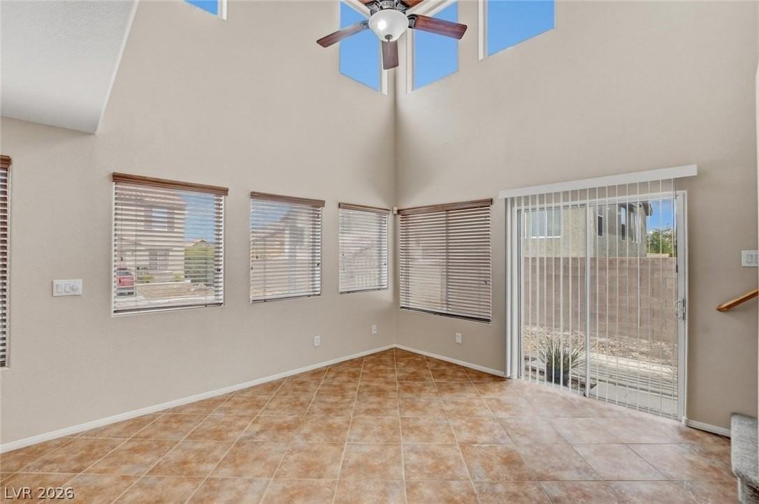 2780 Kona Crest Ave - Photo 7 of 48