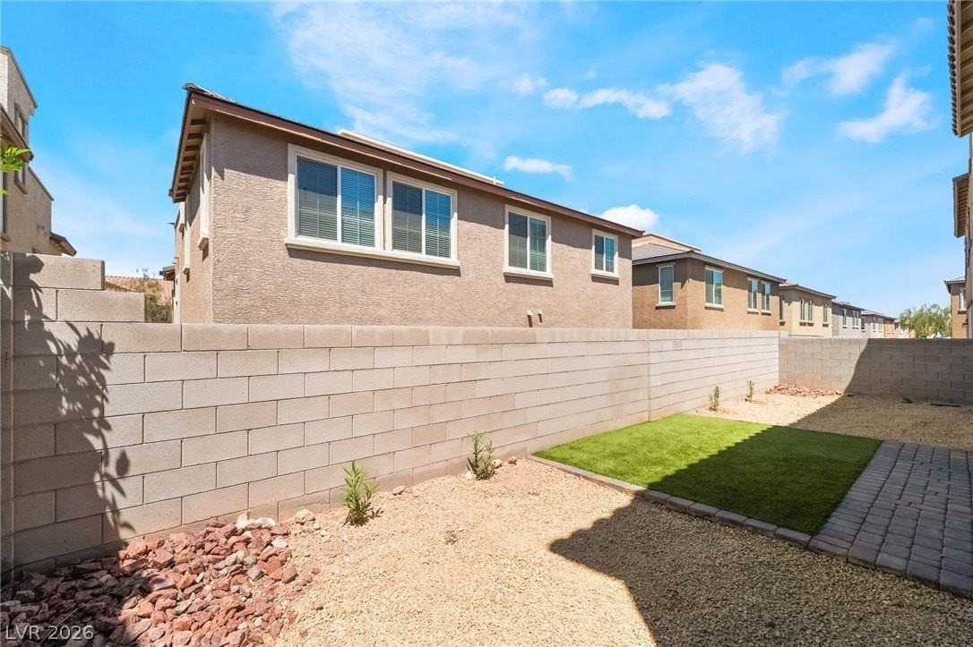 1350 Bear Brook Ave - Photo 5 of 45