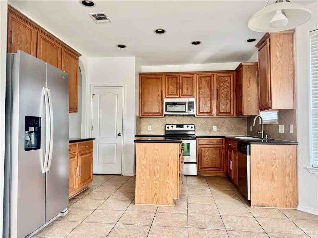 5117 Jasmine Ct - Photo 2 of 30