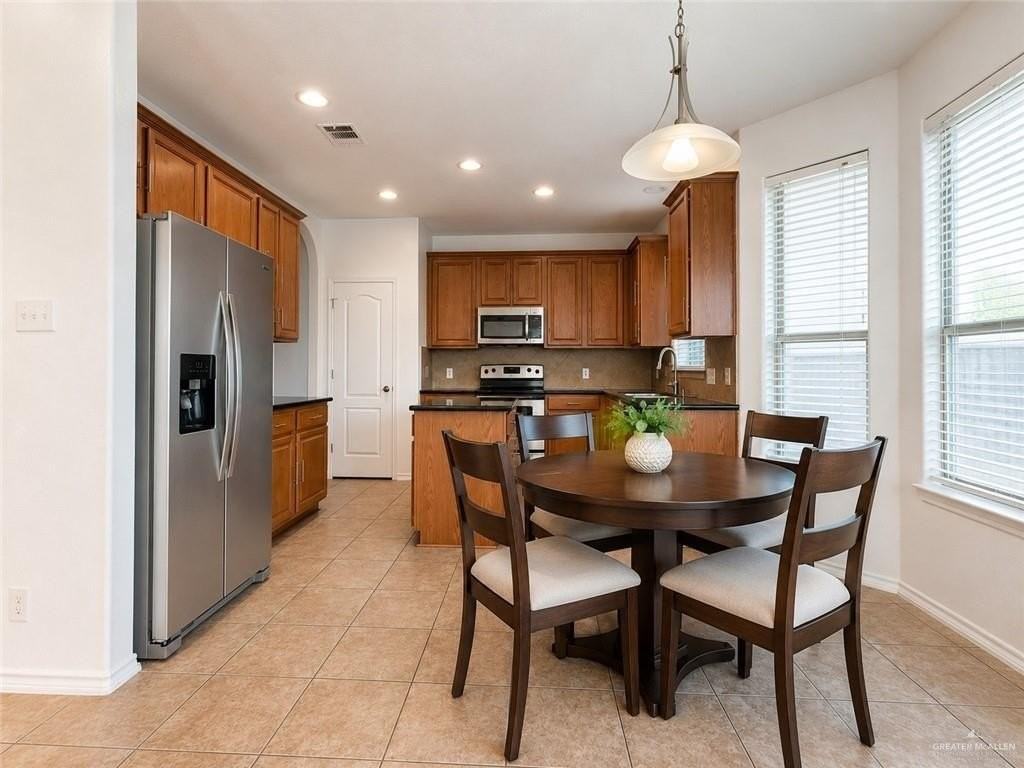 5117 Jasmine Ct - Photo 3 of 30