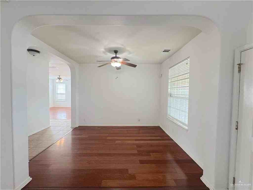 5117 Jasmine Ct - Photo 4 of 30