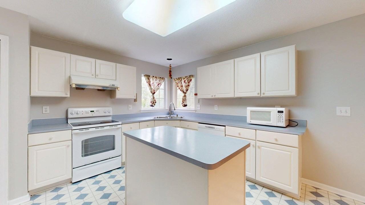 4890 N Ridgeside Cir - Photo 3 of 23