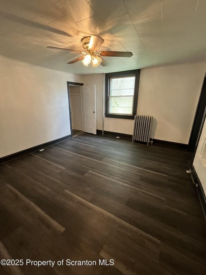 226 Union St - Photo 5 of 17
