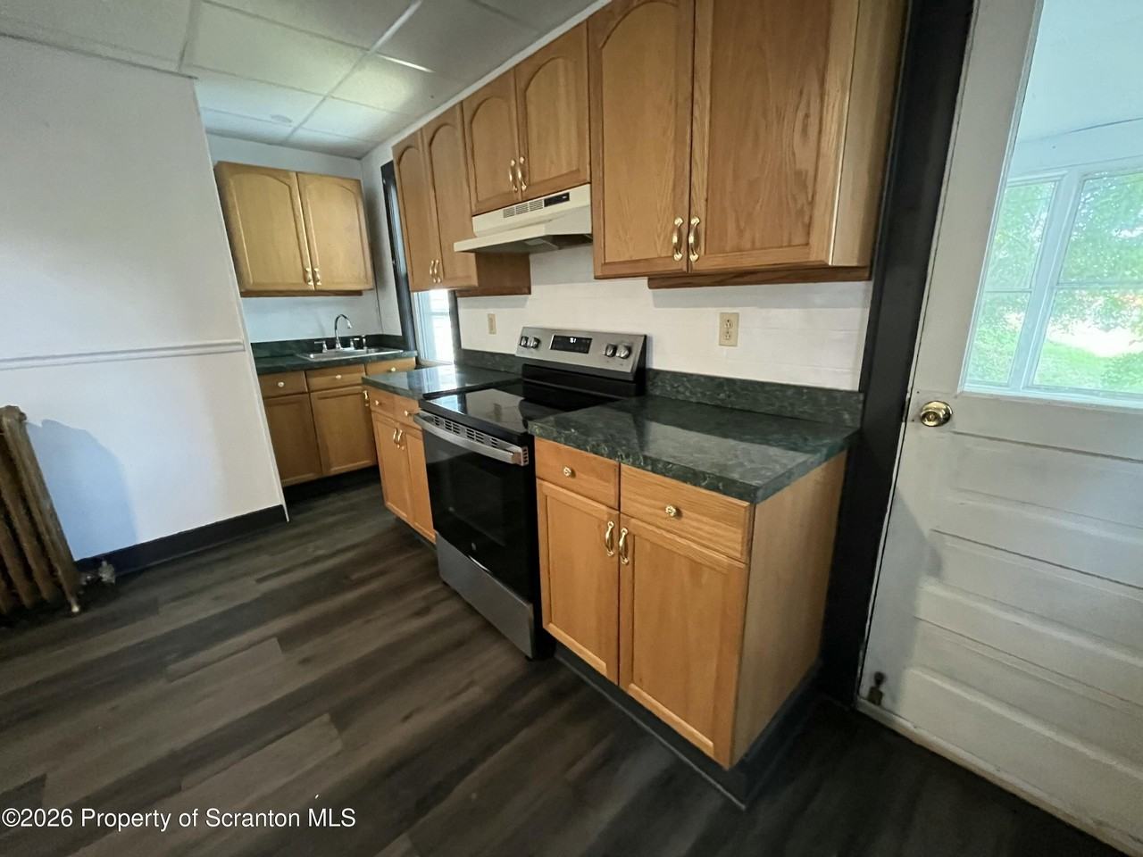 226 Union St - Photo 6 of 17