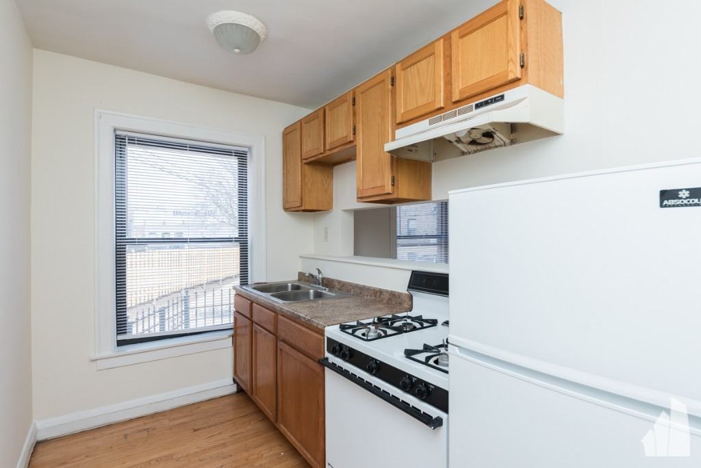 5945 N Paulina St #5949-2 - Photo 5 of 9